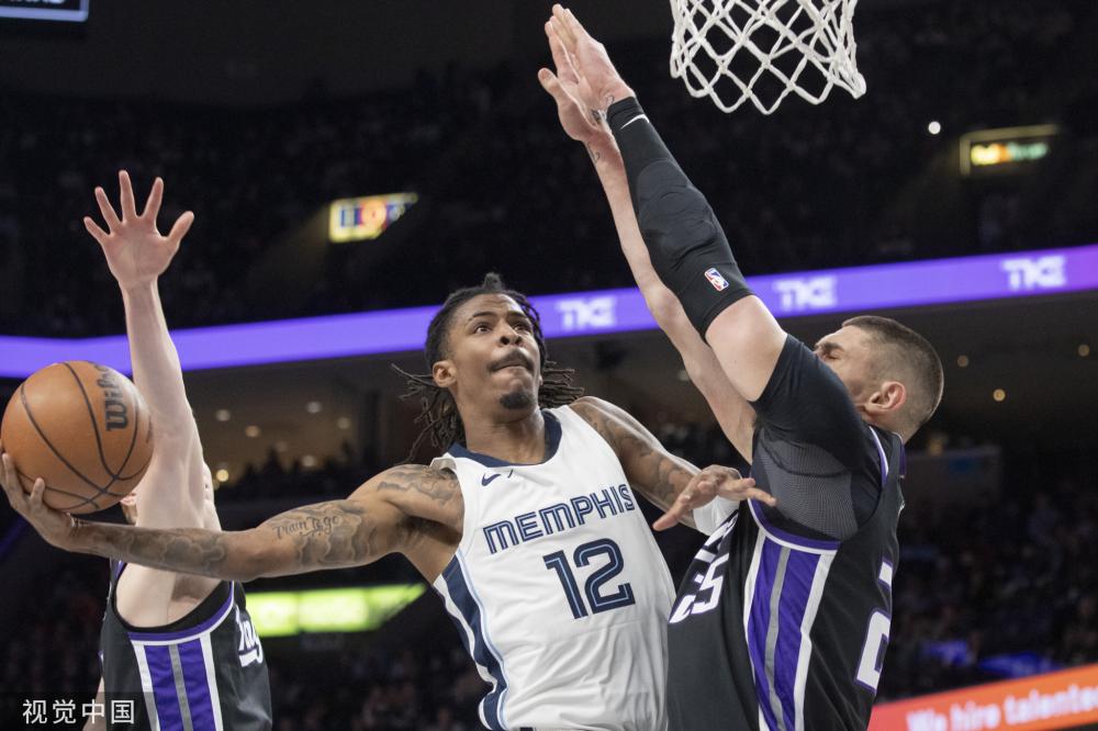 他於巴黎聖 他於巴黎聖